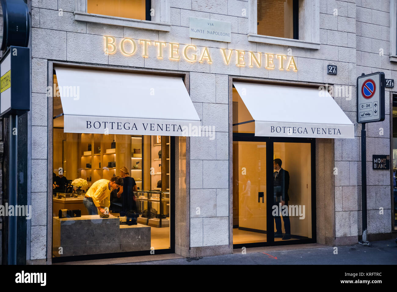 Milan, Italy - September 24, 2017: Bottega Veneta store in Milan. Fashion  week shopping Stock Photo - Alamy