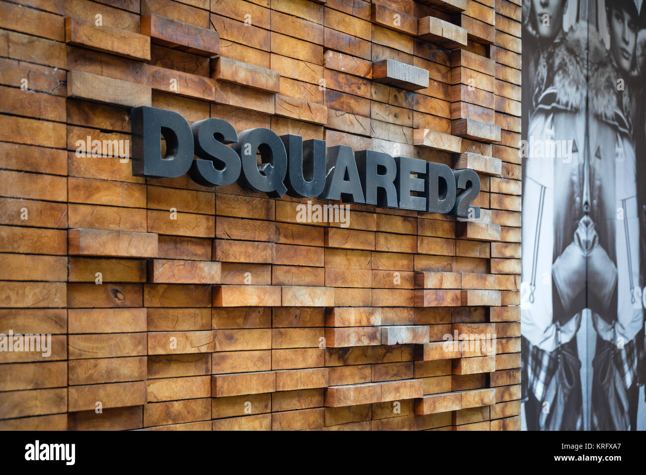 dsquared shop in milan