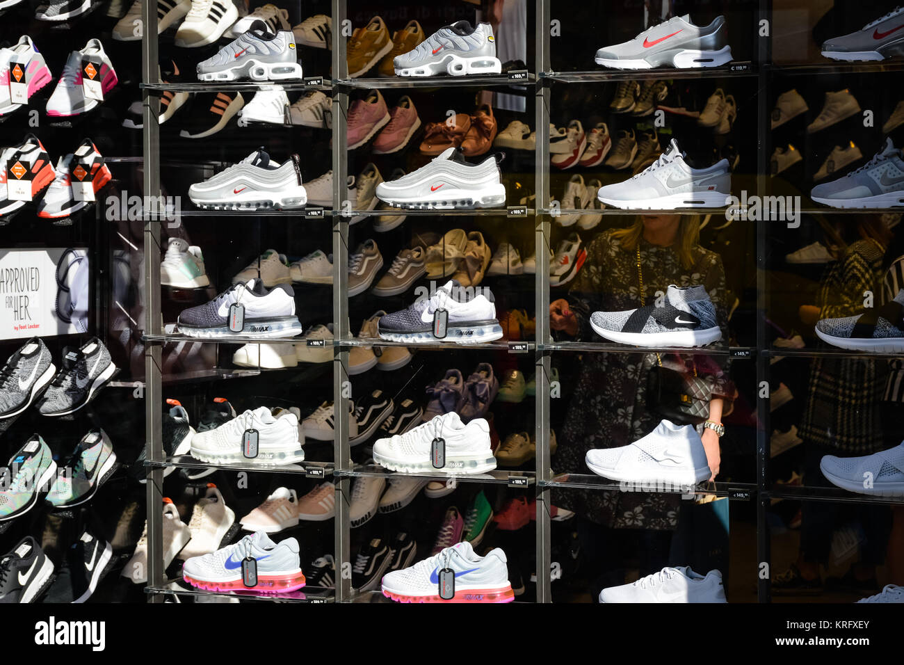 Foot locker store hi-res stock photography and images - Page 3 - Alamy