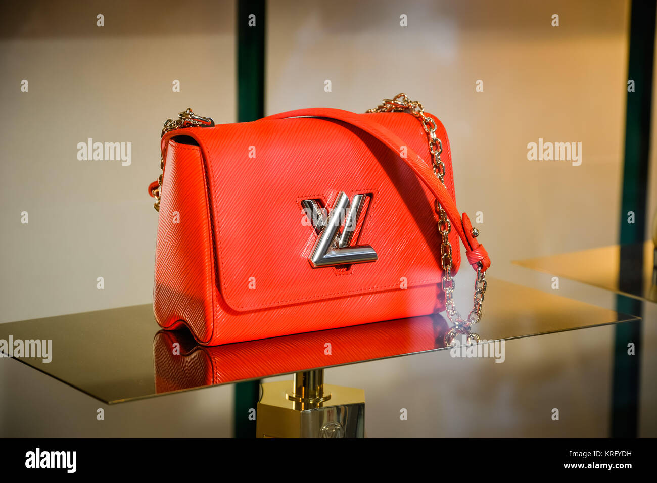 LOUIS VUITTON Luxury Store in the Iconsiam Shopping Mall Editorial  Photography - Image of handbag, glamour: 184683432