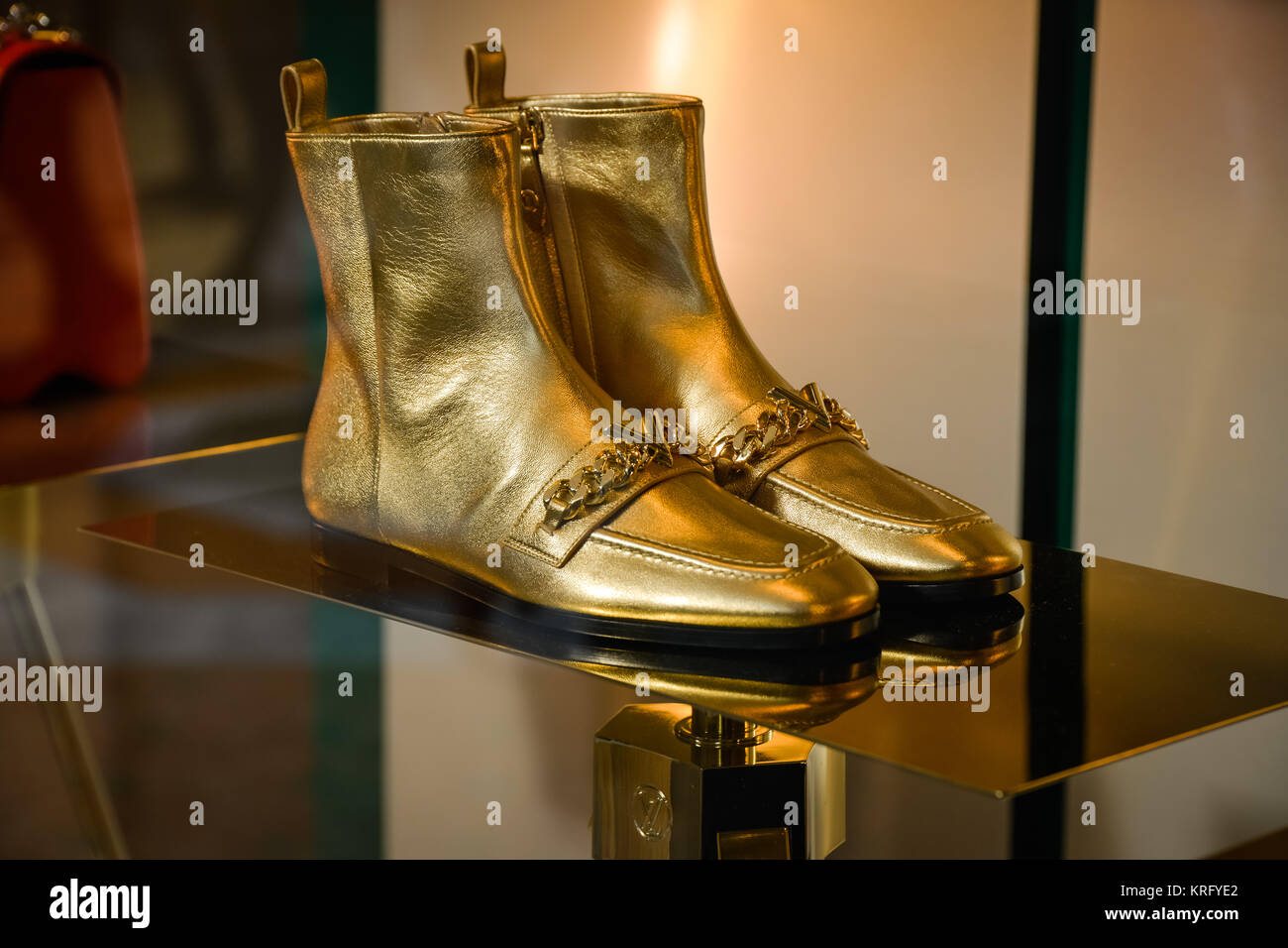 forhindre visuel Bonde Milan, Italy - September 24, 2017: Louis Vuitton shoes in a Louis Vuitton  store in Milan. Fashion week Stock Photo - Alamy