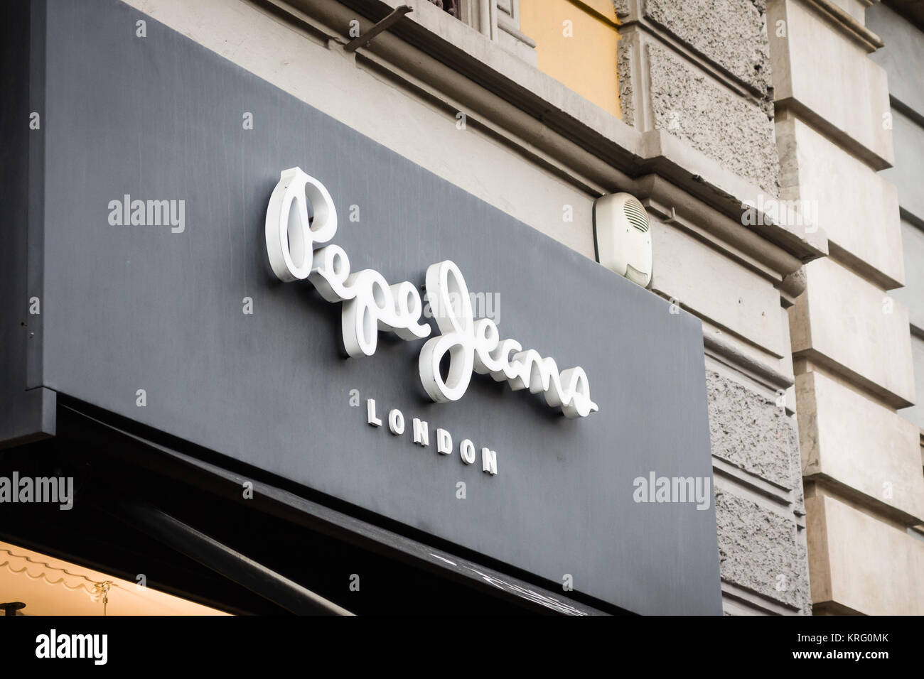 Milan, Italy - February 28, 2017: Shop window of a Pepe Jeans logo on a Pepe  Jeans store in Milan Stock Photo - Alamy