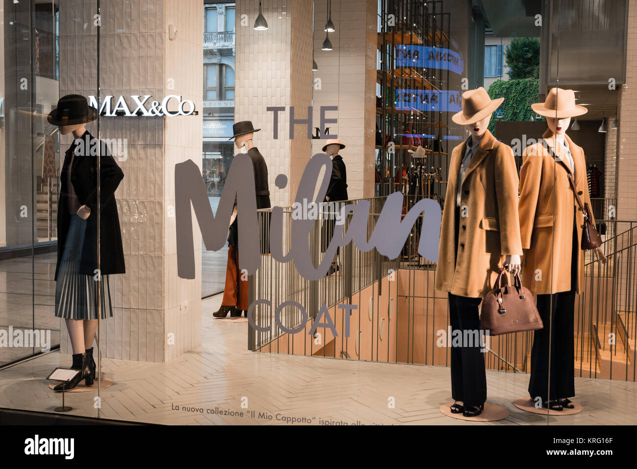 Milan, Italy - October 8, 2016: Window and entrance of a Max Mara shop in  Milan, Italy. Few days after Milan Fashion Week. Fall Winter 2017  Collection Stock Photo - Alamy