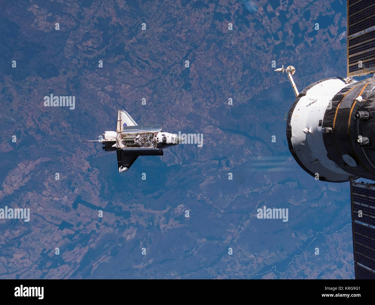 STS 117 approach Stock Photo Alamy