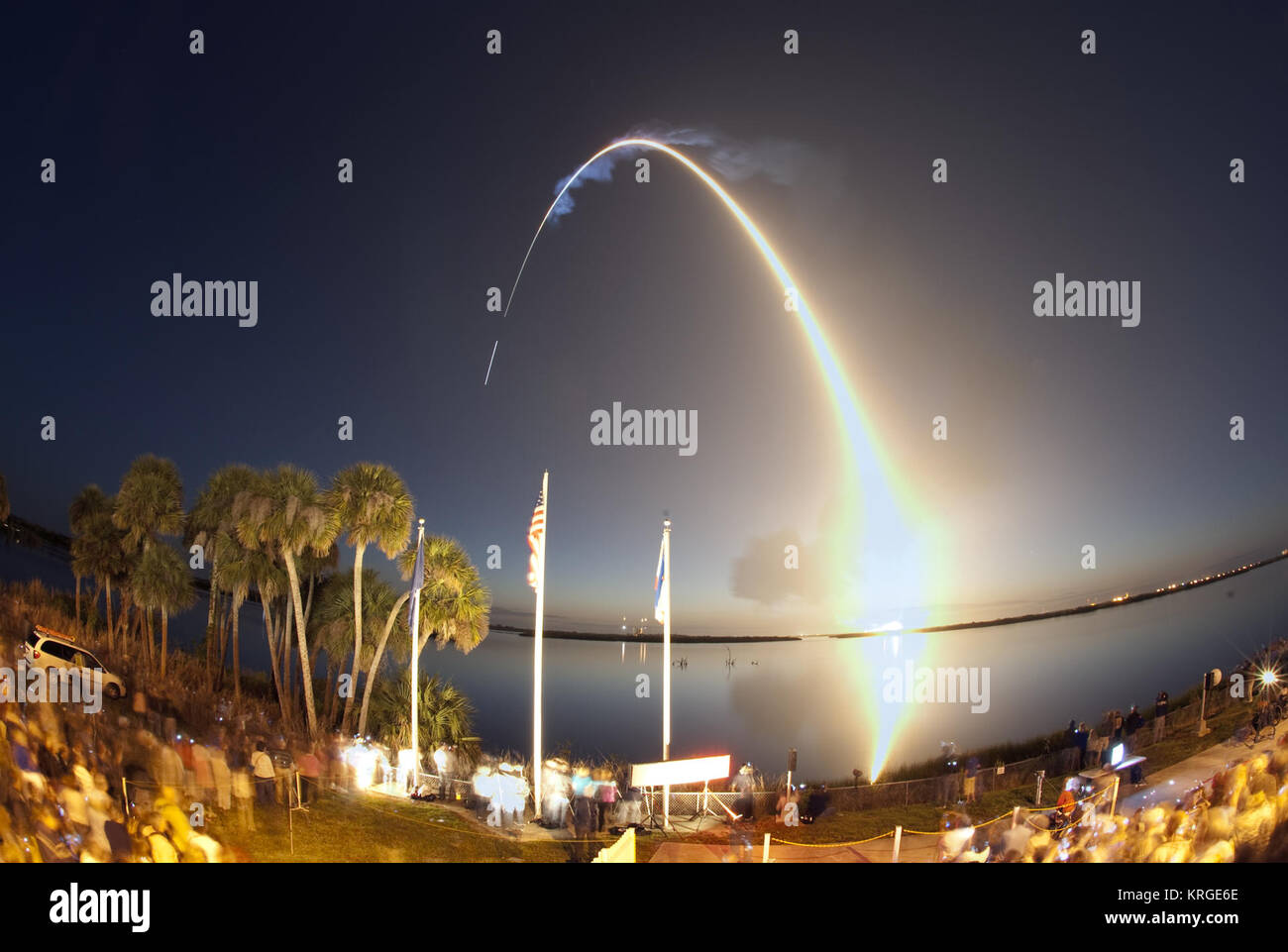 STS-131 launching 6 Stock Photo - Alamy