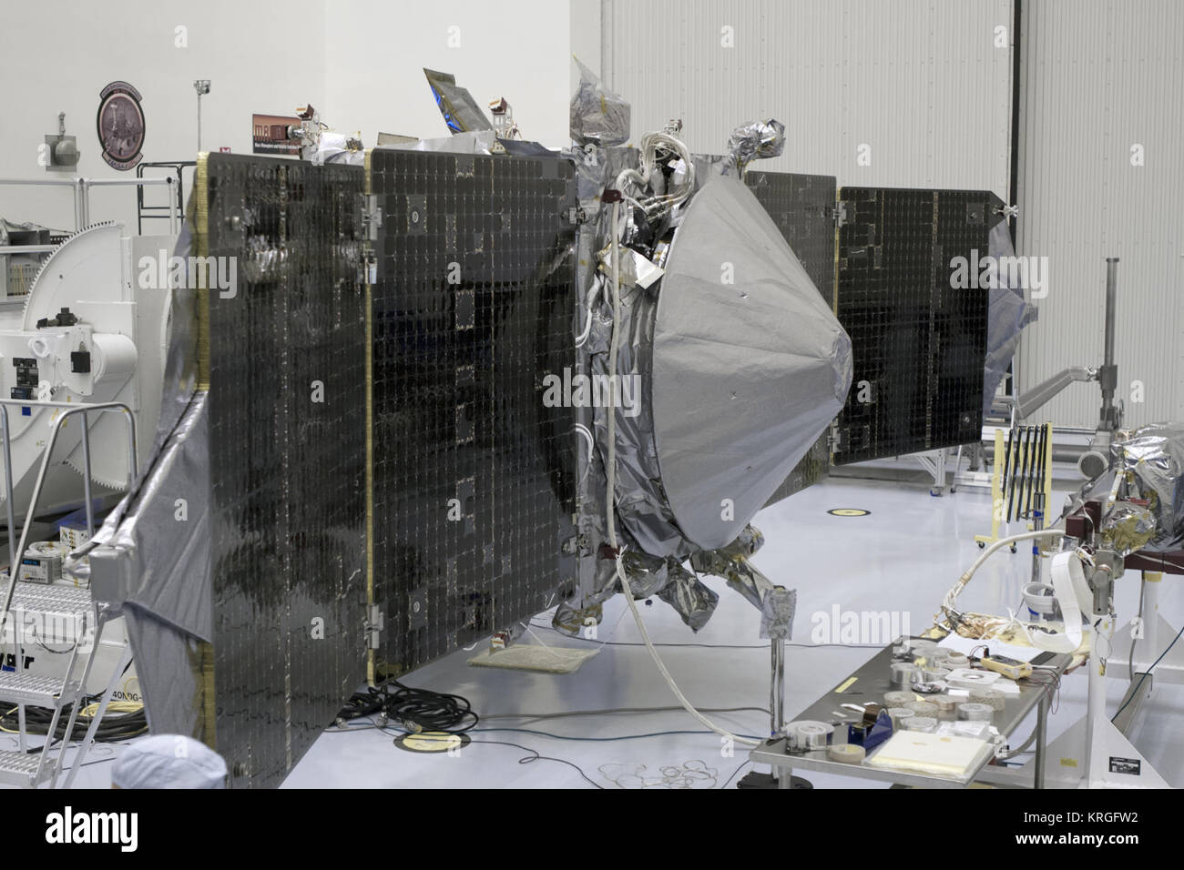 MAVEN in KSC's PHSF preparing for launch (KSC-2013-3672) Stock Photo