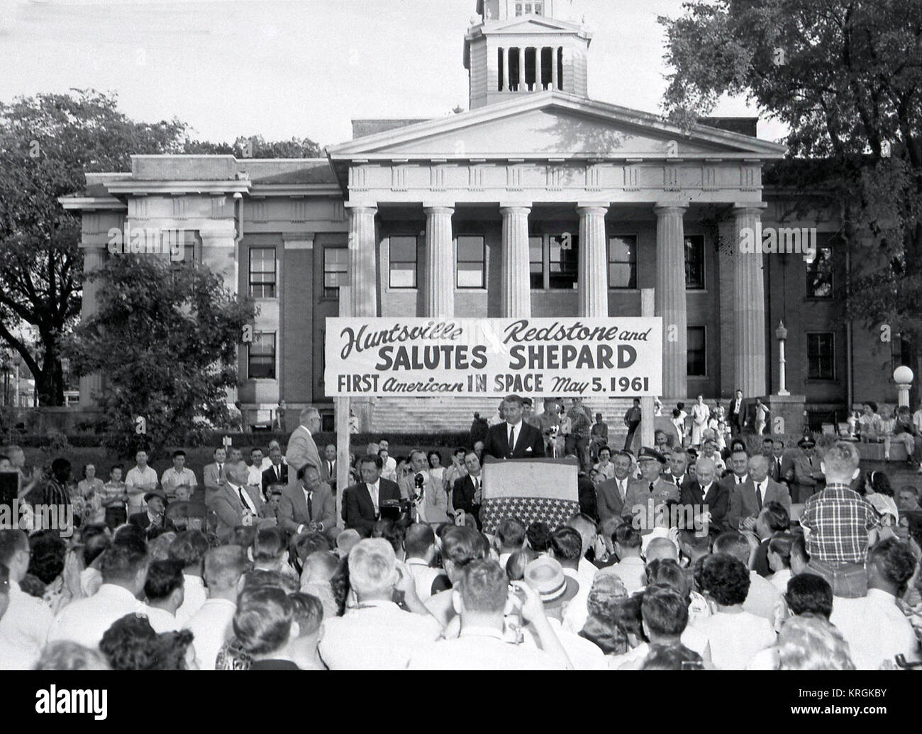 VonBraun, Wernher-Dr. Addresses a Crowd Celebrating In Front of the Madison Co. Al. Courthouse Following the Successful Launch of Astronaut Shepard,Alan ( America's First Astronaut In Space)On a Mercury-Redstone launch Vehicle.Freedom7, Shepard's Mercury Spacecraft, was Launched From Cape Canaveral. He reached a speed of 5100 MPH. His Flight Lasted 14.8 Minutes May 5, 1961 (MIX FILE) The Celebration for Freedom 7 at Huntsville, Alabama Stock Photo