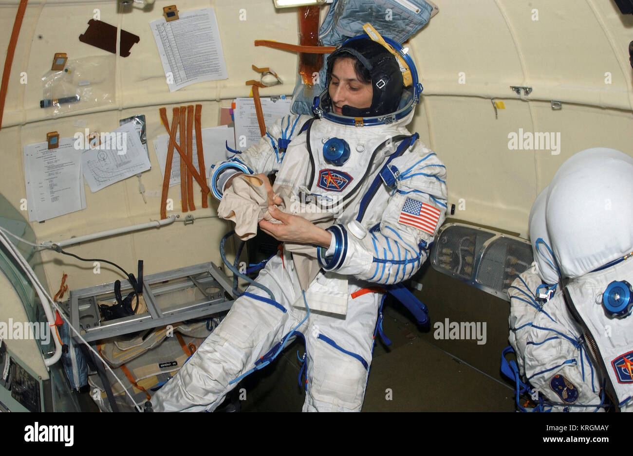 ISS-14 Sunita Williams in the Soyuz TMA-9 spacecraft Stock Photo - Alamy