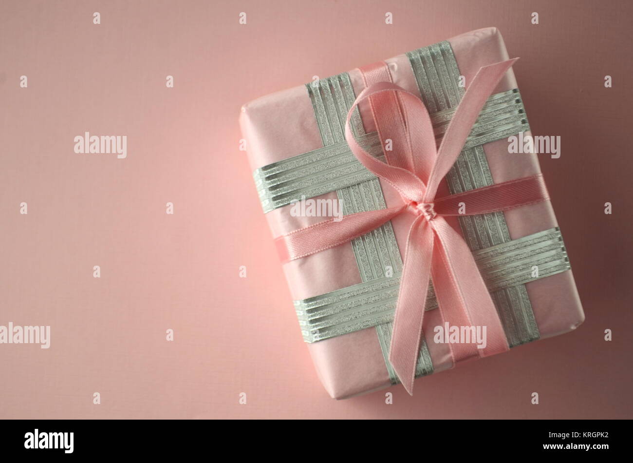 Gift wrapping paper hi-res stock photography and images - Alamy