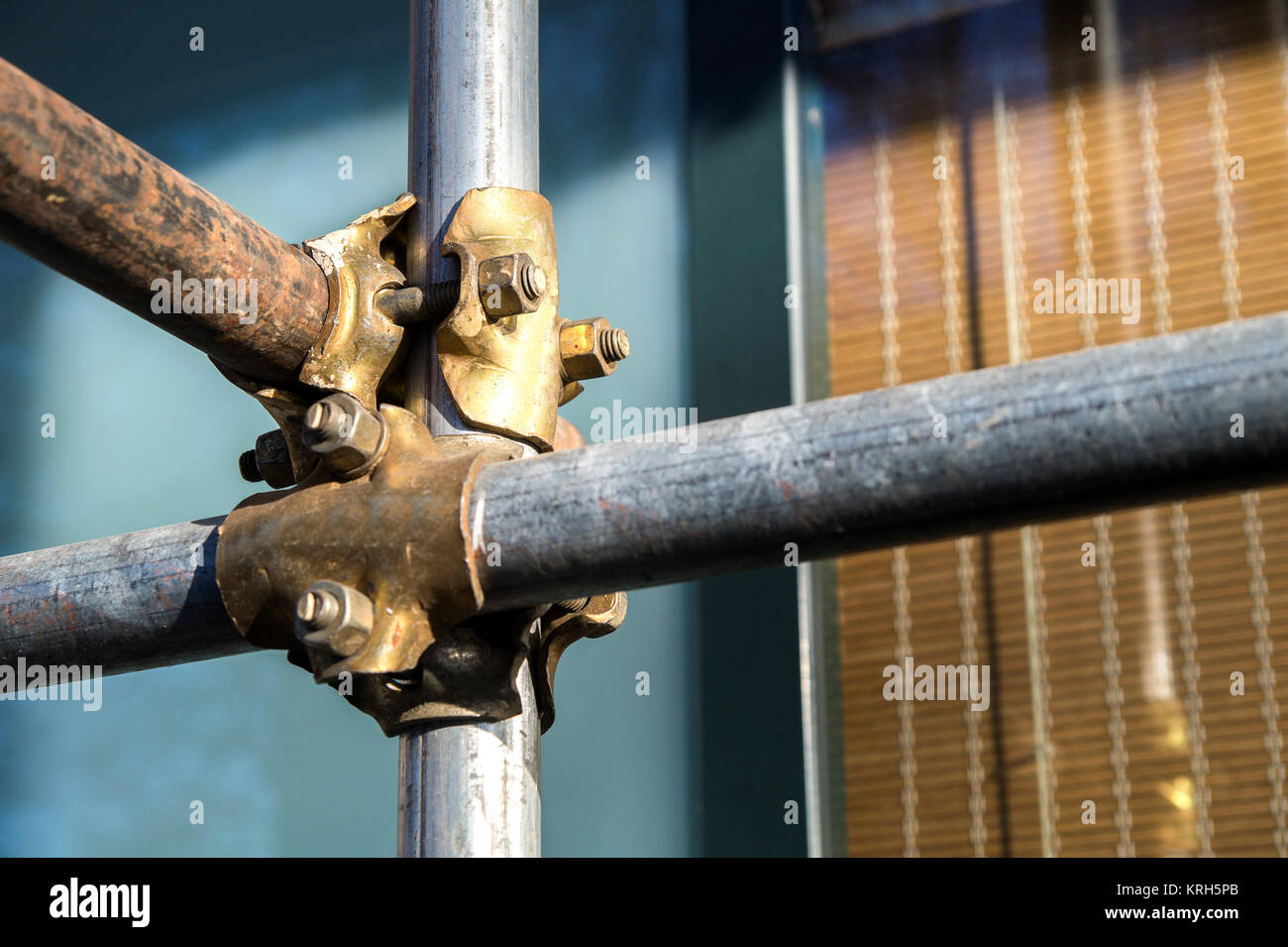 Scaffolding clamps hi-res stock photography and images - Alamy