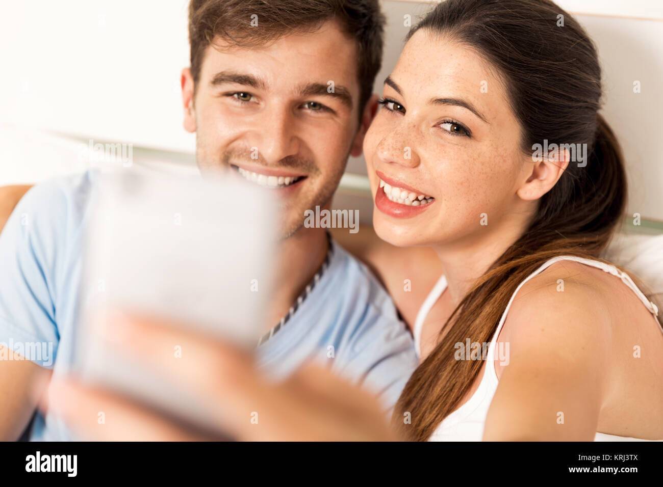 how-texting-can-ruin-a-relationship-stock-photo-alamy