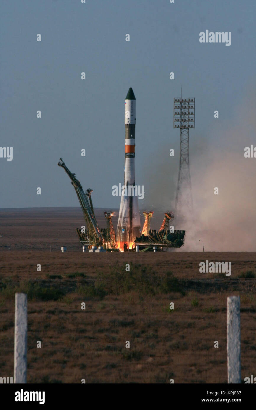 Progress M-11M (43P) launch occurred on time at GMT 172/14:38:15.013 ...