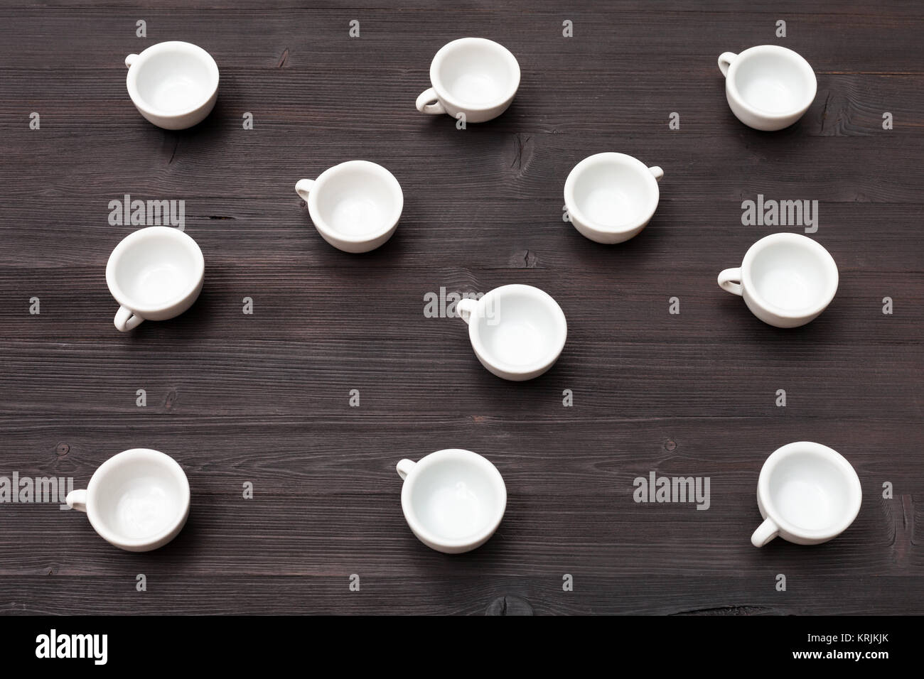 Few clean white cups hi-res stock photography and images - Alamy