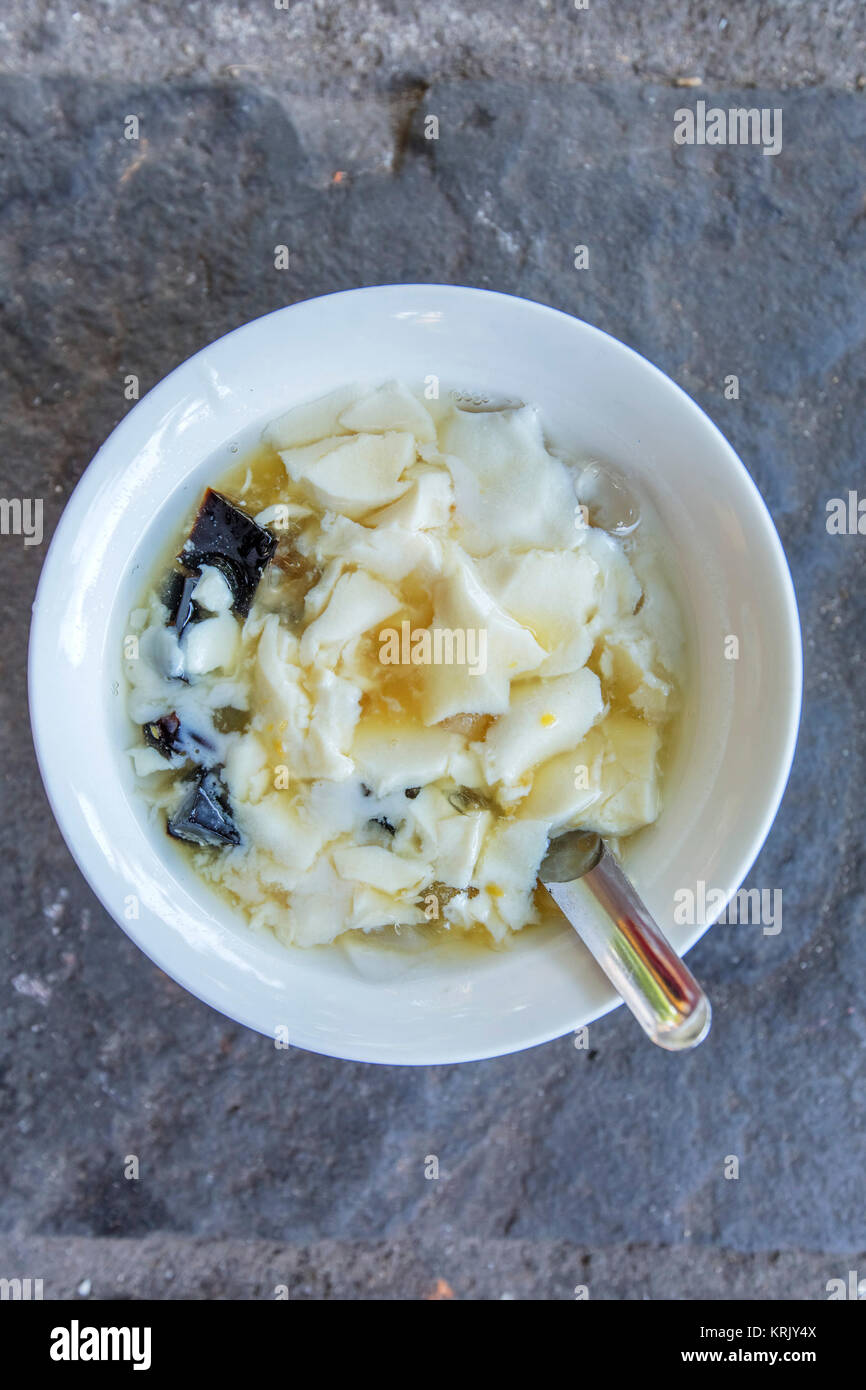 Douhua , Taiwanese Tofu Dessert, tofu pudding, soybean pudding ( tau hu