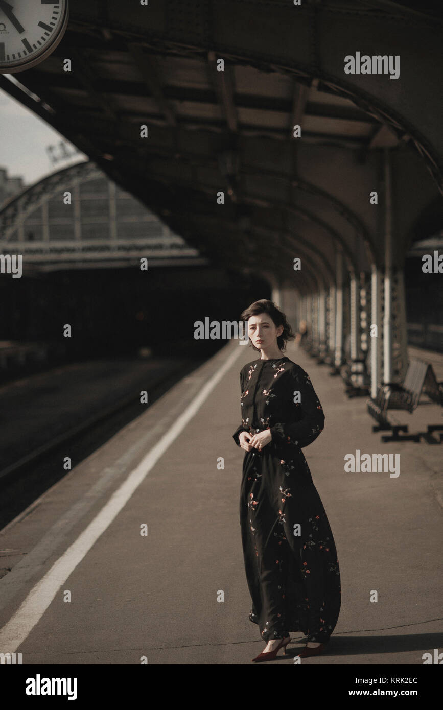 Portrait black woman waiting train hi-res stock photography and images ...