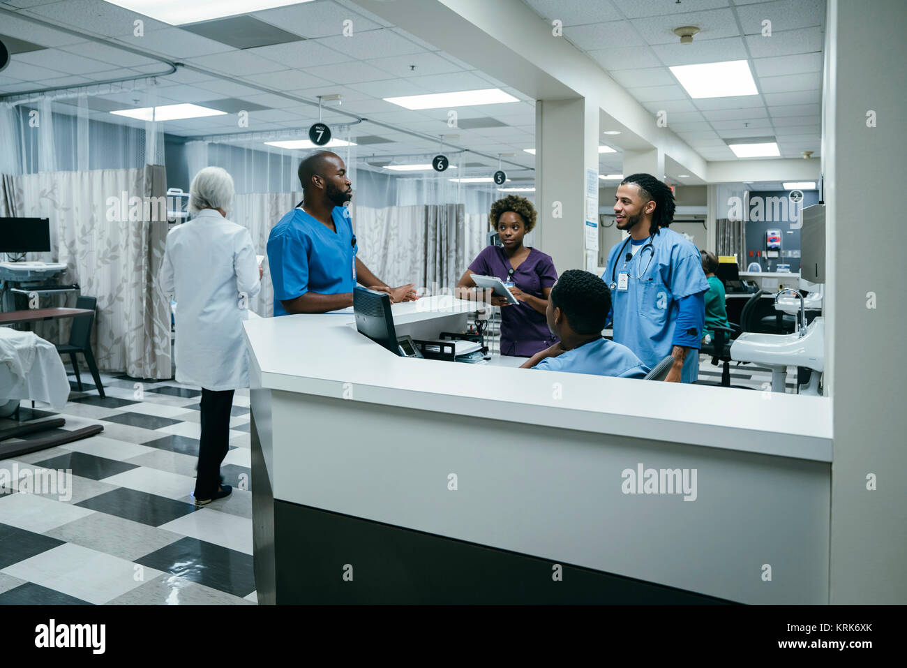 Nurses in hospital hi-res stock photography and images - Alamy