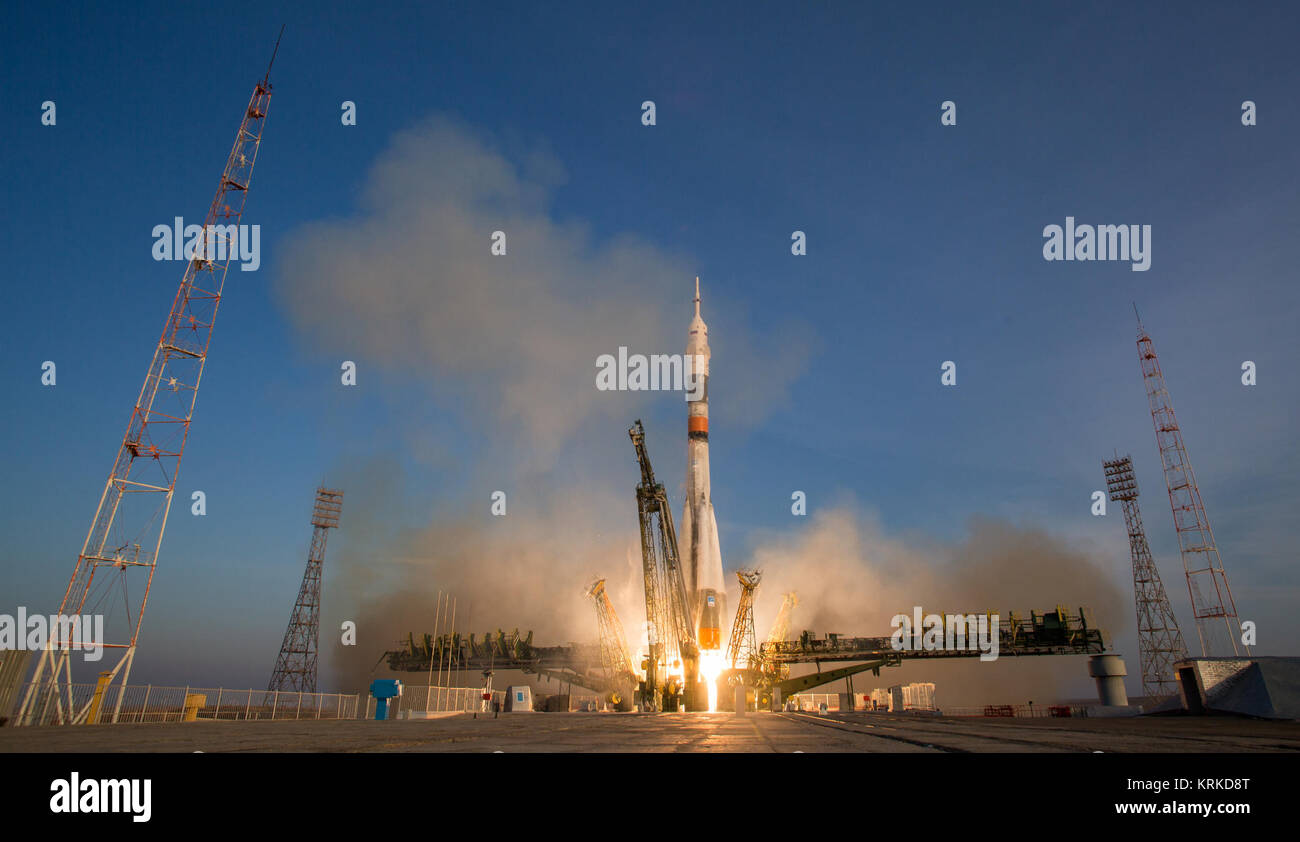 The Soyuz TMA-19M rocket is launched with Expedition 46 Soyuz Commander Yuri Malenchenko of the Russian Federal Space Agency (Roscosmos), Flight Engineer Tim Kopra of NASA, and Flight Engineer Tim Peake of ESA (European Space Agency), Tuesday, Dec. 15, 2015 at the Baikonur Cosmodrome in Kazakhstan.  Malenchenko, Kopra, and Peake will spend the next six-months living and working aboard the International Space Station.  Photo Credit: (NASA/Joel Kowsky) Expedition 46 Launch (NHQ201512150021) Stock Photo