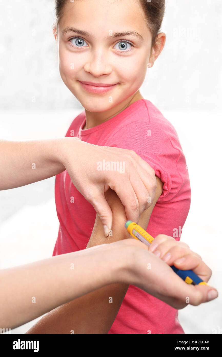 Girl child self insulin injection hires stock photography and images