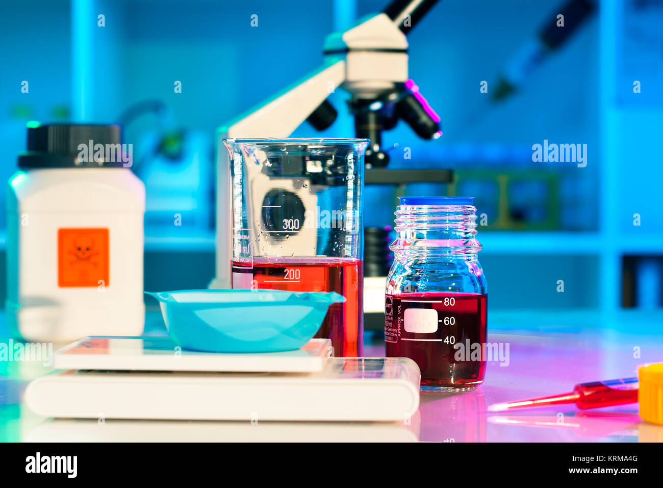 Forscher arbeiten in wissenschaftlichen Labor. Stock Photo