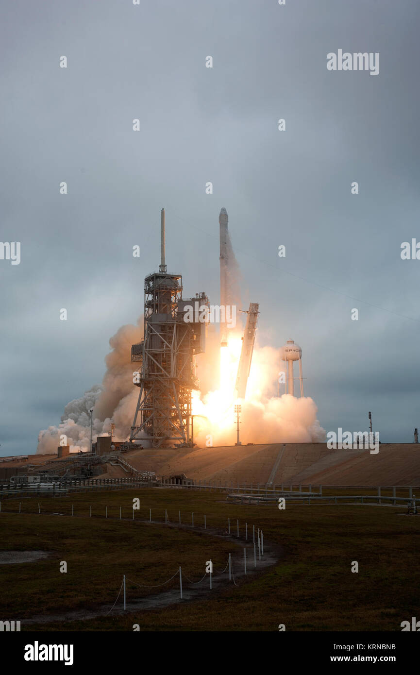 A SpaceX Falcon 9 rocket lifts off from Launch Complex 39A at NASA's Kenney Space Center in Florida. This is the company's 10th commercial resupply services mission to the International Space Station. Liftoff was at 9:39 a.m. EST from the historic launch site now operated by SpaceX under a property agreement with NASA. The Dragon spacecraft will deliver about 5,500 pounds of supplies to the space station, including the Stratospheric Aerosol and Gas Experiment (SAGE) III instrument to further study ozone in the atmosphere. KSC-20170219-PH AWG04 0009 Stock Photo