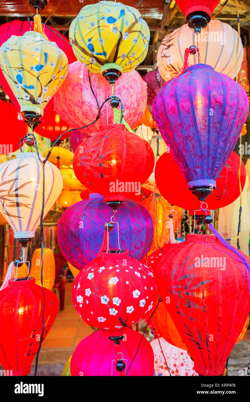 Vietnamese lantern lamp light hi-res stock photography and images - Alamy