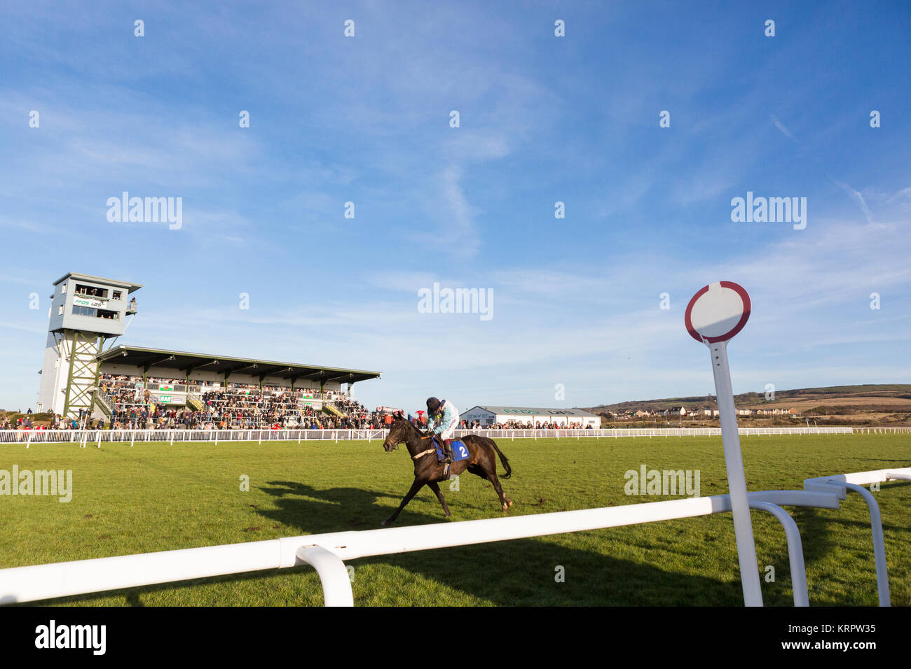 Looksnowtlikebrian (ridden by  Richard Johnson) wins the Celtic Energy Chase at Ffos Las Stock Photo