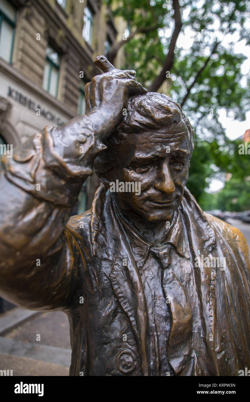 Columbo statue, Budapest, Hungary Stock Photo Alamy