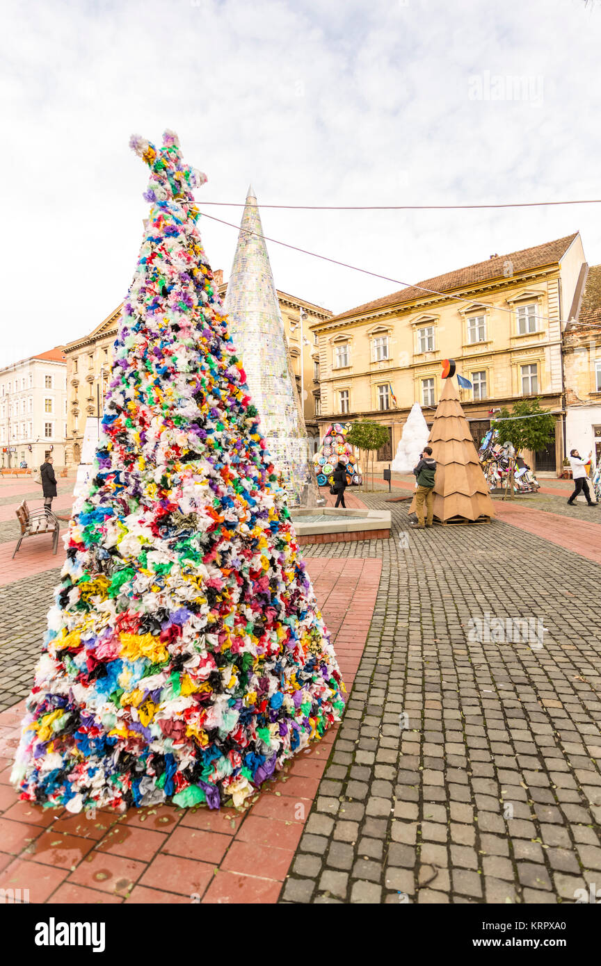 winter scenery city square with Christmas tree and decorations ...