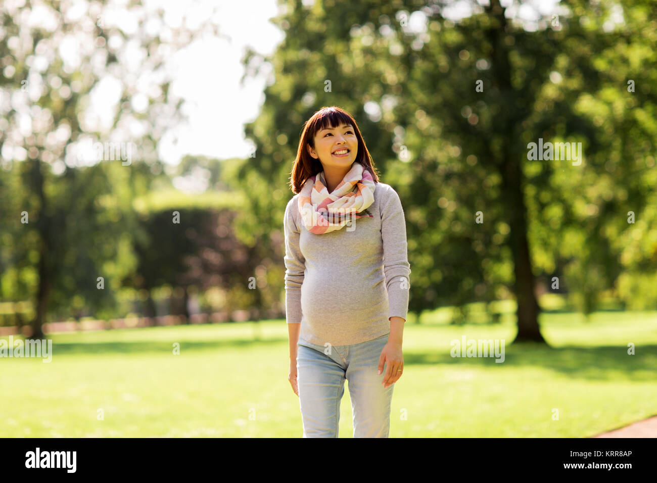 Beautiful asian woman walking hi-res stock photography and images - Alamy