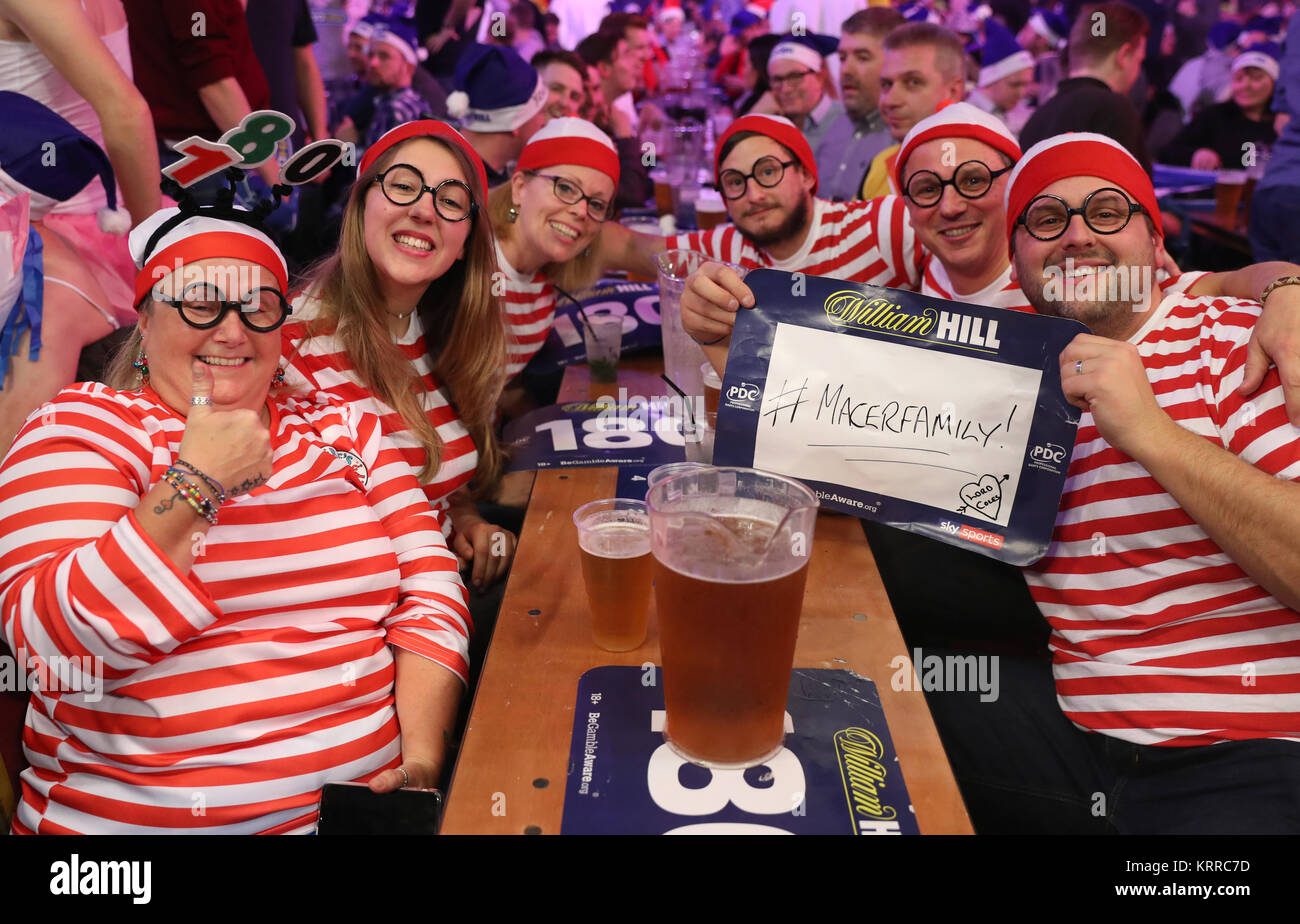 Darts fans during day seven of the William Hill World Darts Championship at  Alexandra Palace, London Stock Photo - Alamy