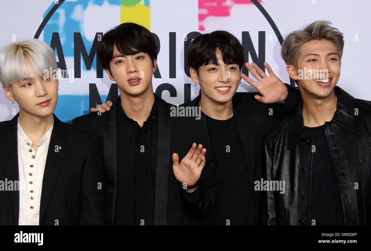 Bts band 2017 hi-res stock photography and images - Alamy