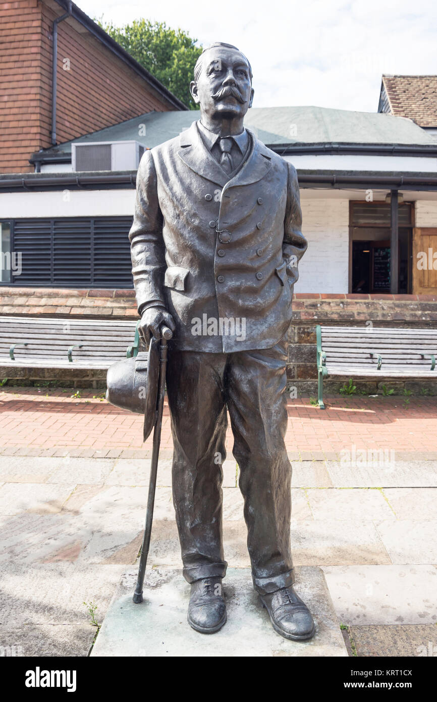 Statue of Sir Arthur Conan Doyle, High Street, Crowborough, East Sussex, England, United Kingdom Stock Photo