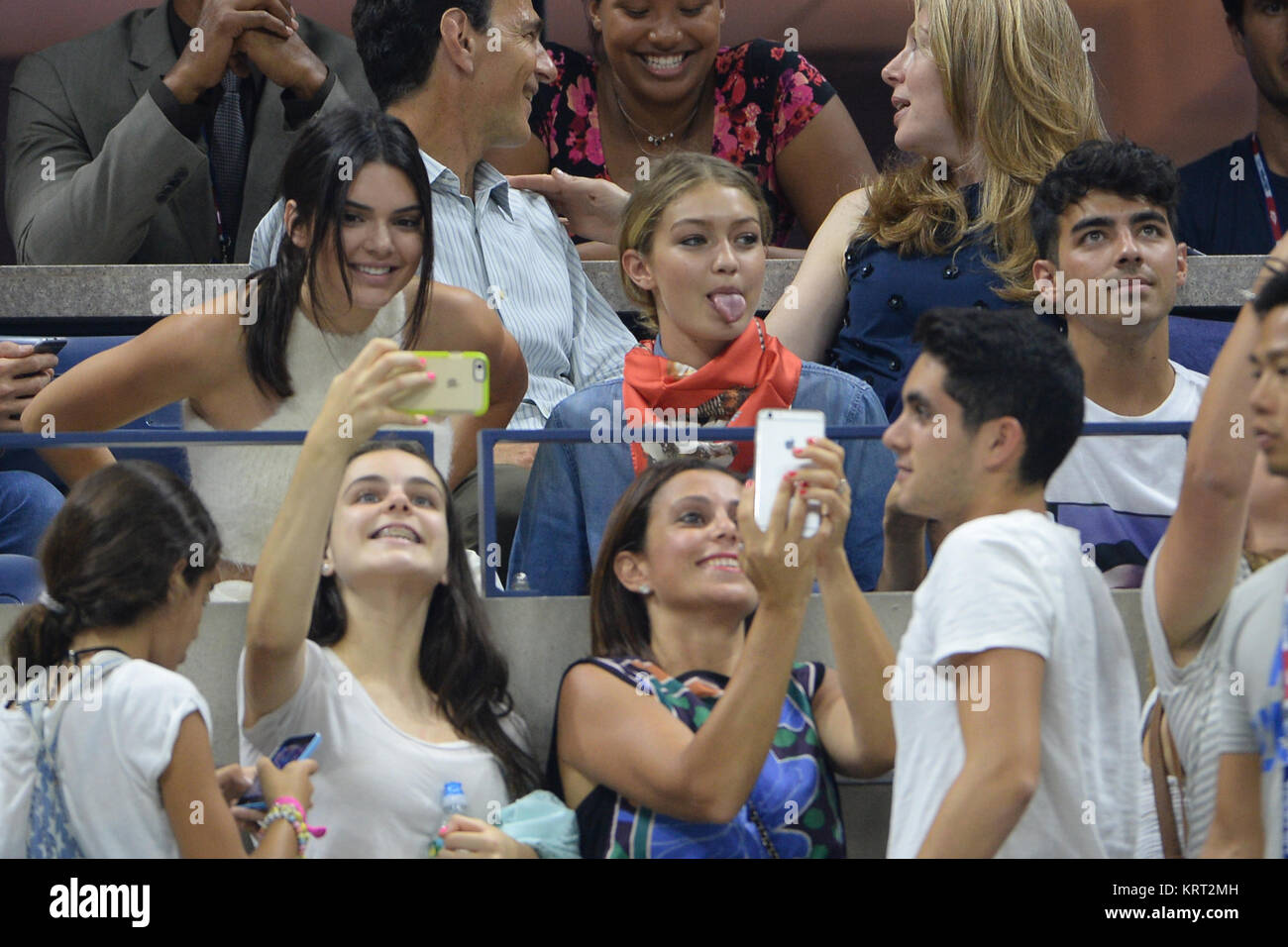 New York Ny September 08 Kendall Jenner Gigi Hadid Joe