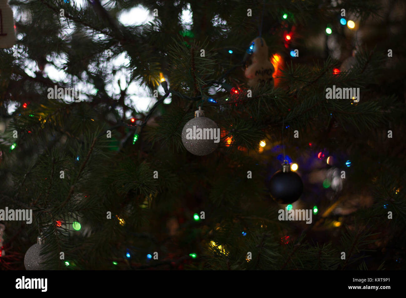 Close up Christmas tree with lights and ornaments and bokeh Stock Photo ...