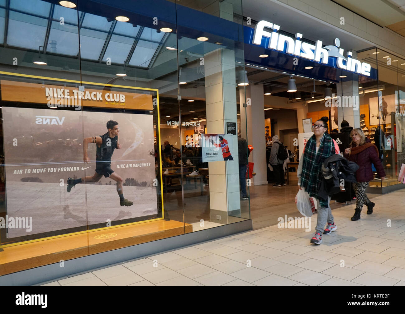 is there a nike store in queens center mall