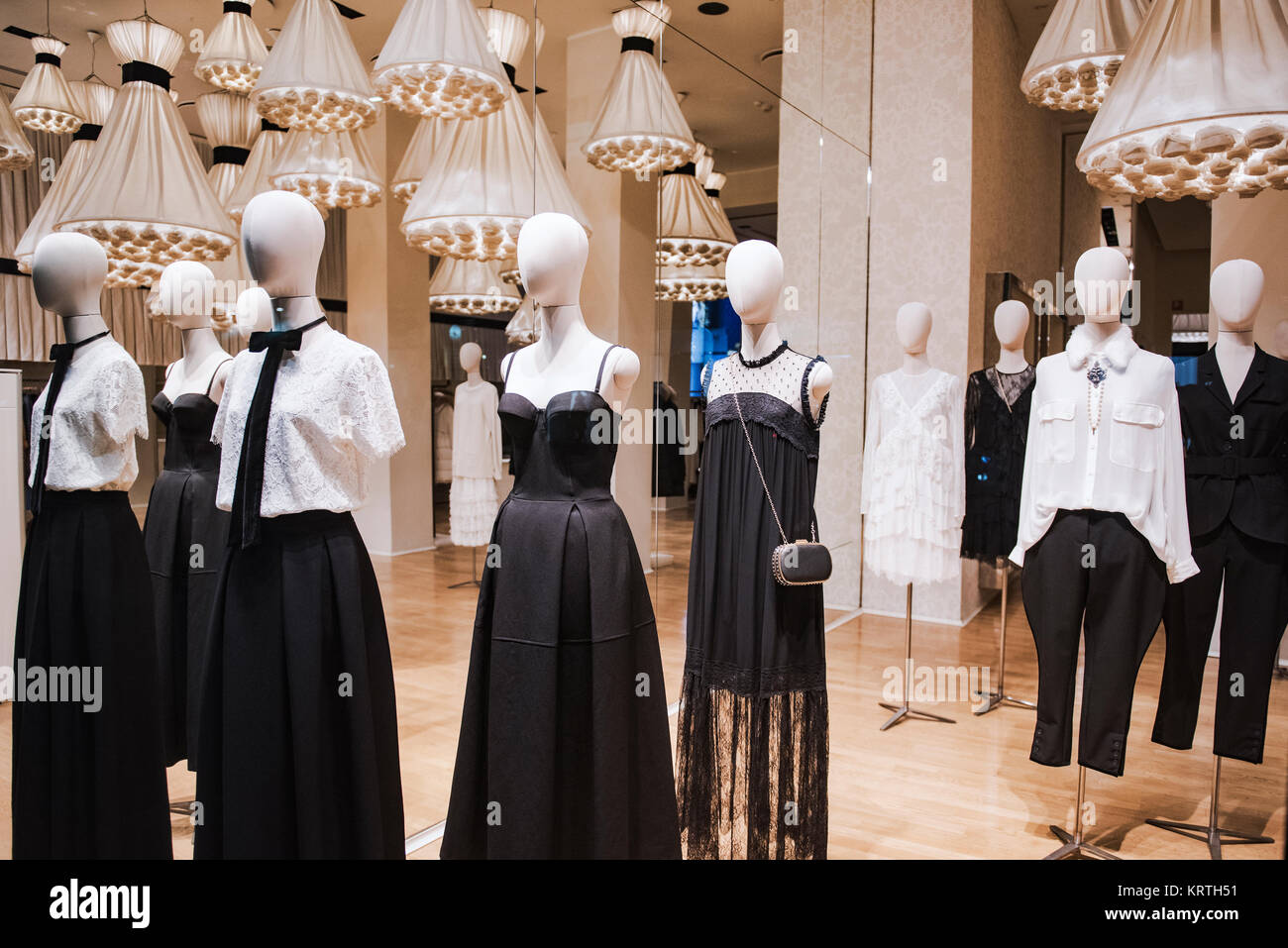 Clothing store display hi-res stock photography and images - Alamy