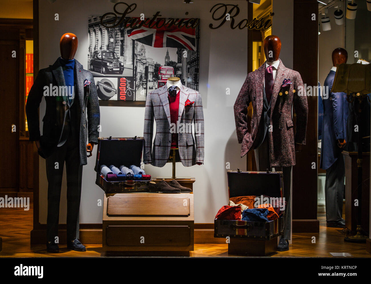 Italian clothing store hi-res stock photography and images - Page 2 - Alamy