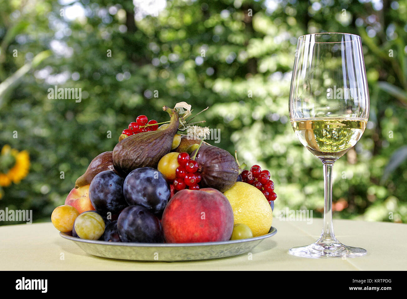 fruits and wine Stock Photo Alamy