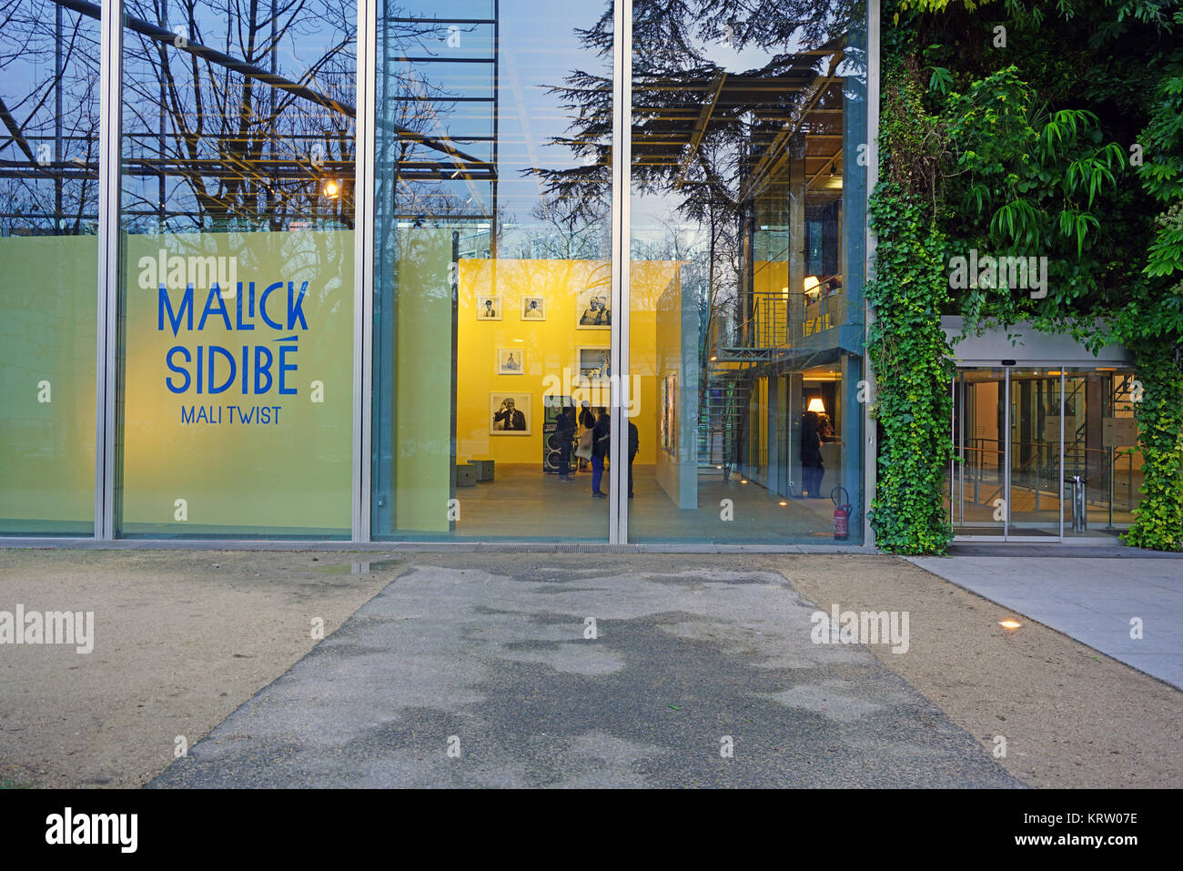 Boulevard raspail High Resolution Stock Photography and Images Alamy