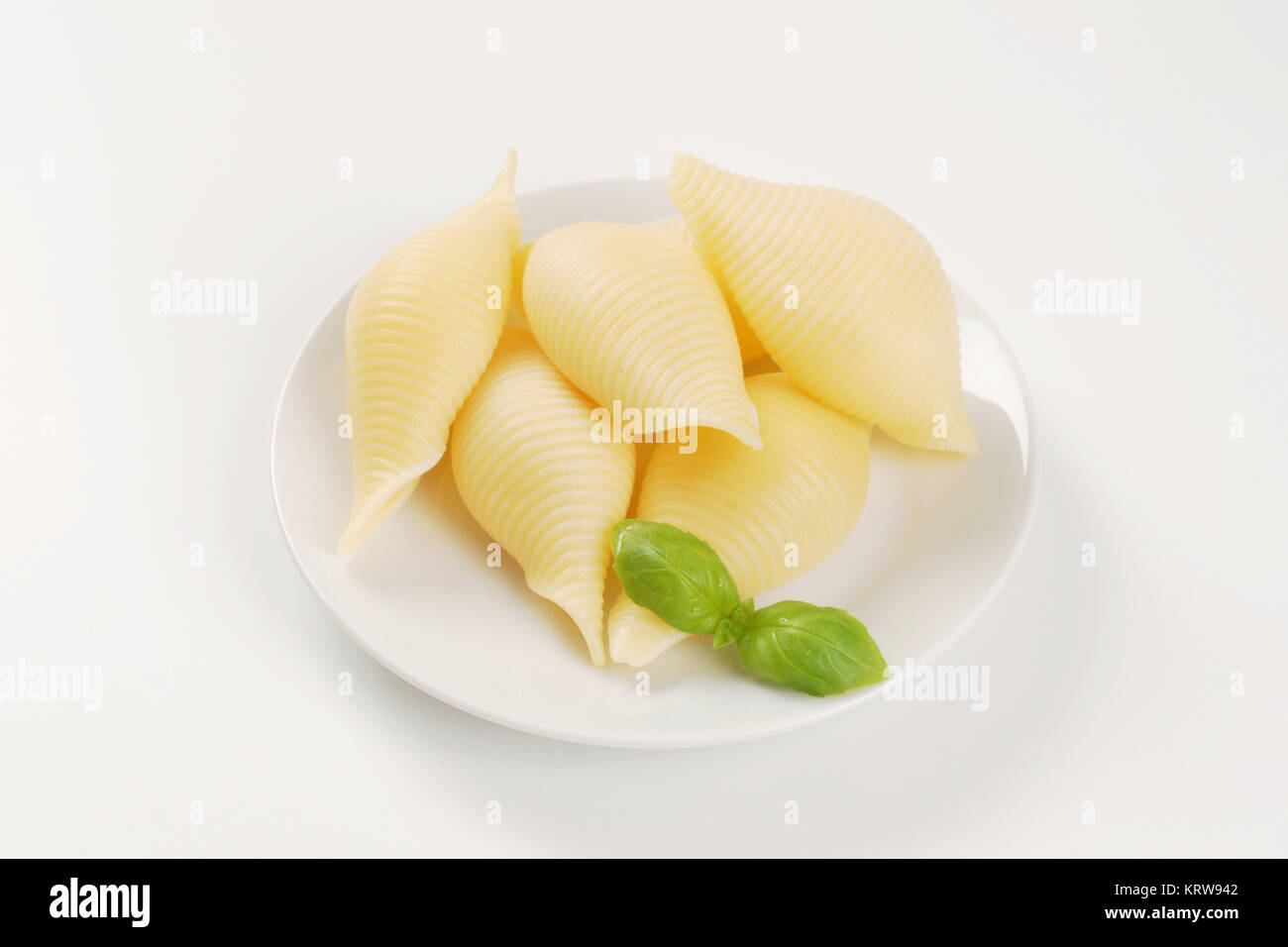 plate of pasta shells Stock Photo - Alamy