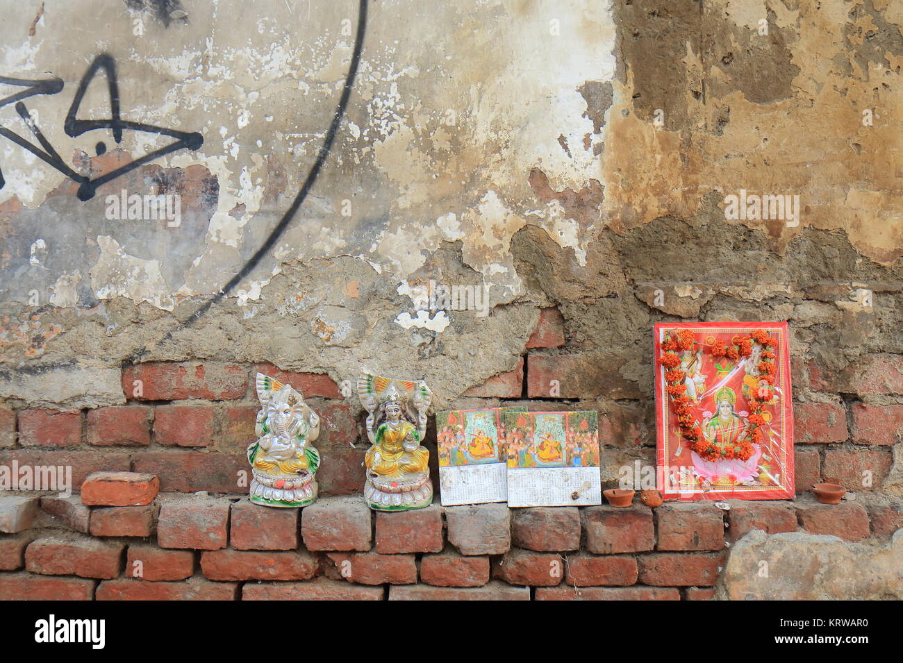 Street Hindu god statue in New Delhi India Stock Photo Alamy