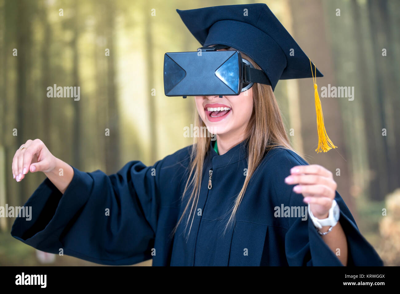 Graduation with vr headset, distance learning concept, school , tech ...
