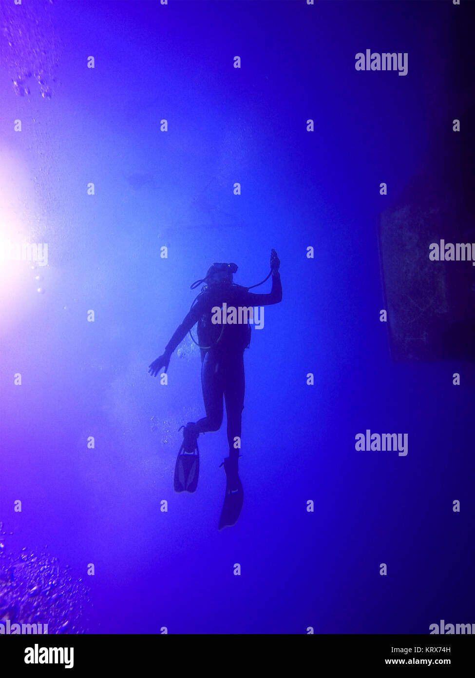 Scuba diver silhouette hi-res stock photography and images - Alamy