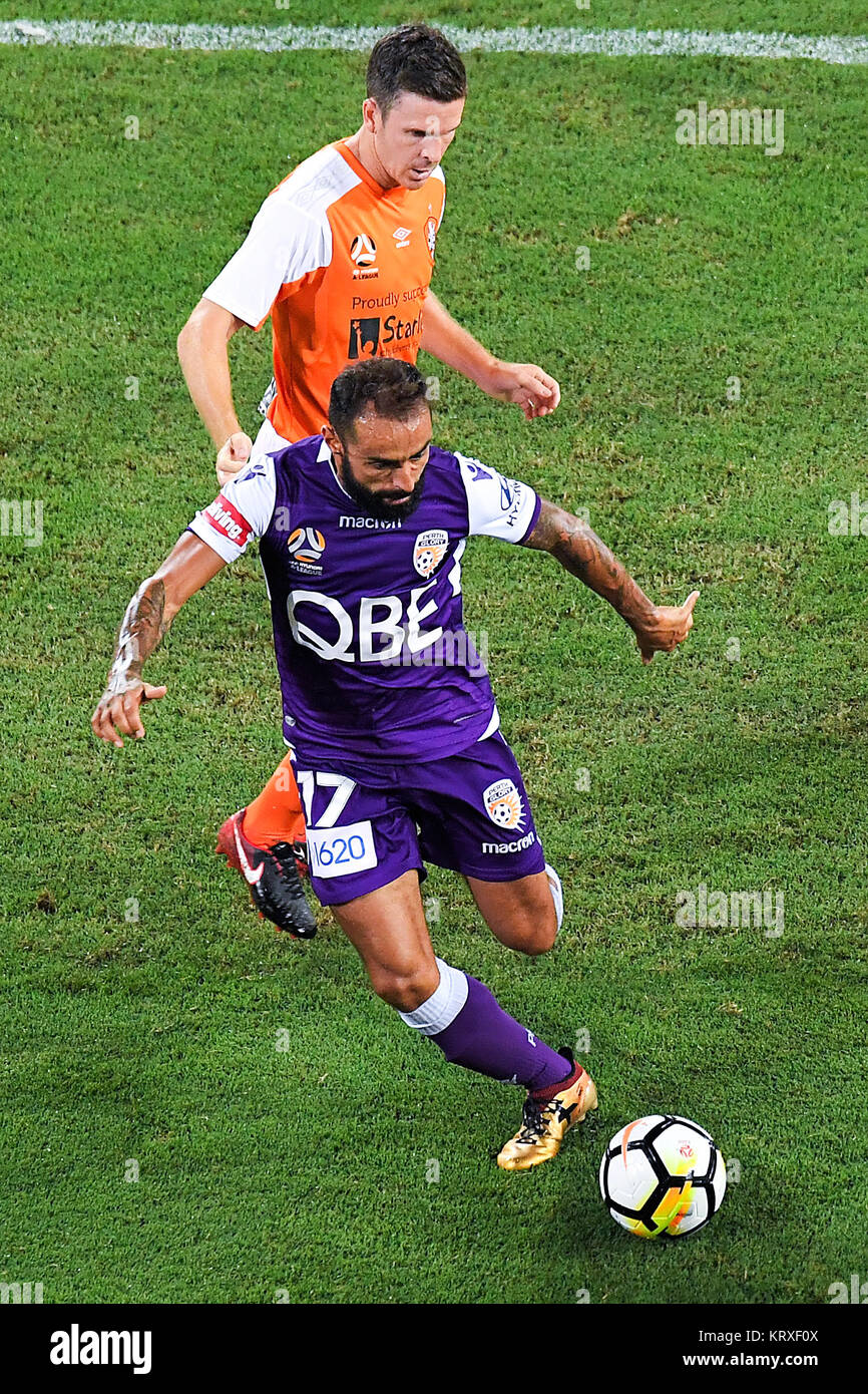 Brisbane, QUEENSLAND, AUSTRALIA. 21st Dec, 2017. Diego Castro of the Glory (17, right) controls the ball in front of Matt McKay of the Roar (17) during the round twelve Hyundai A-League match between the Brisbane Roar and the Perth Glory at Suncorp Stadium on Thursday, December 21, 2017 in Brisbane, Australia. Credit: Albert Perez/ZUMA Wire/Alamy Live News Stock Photo