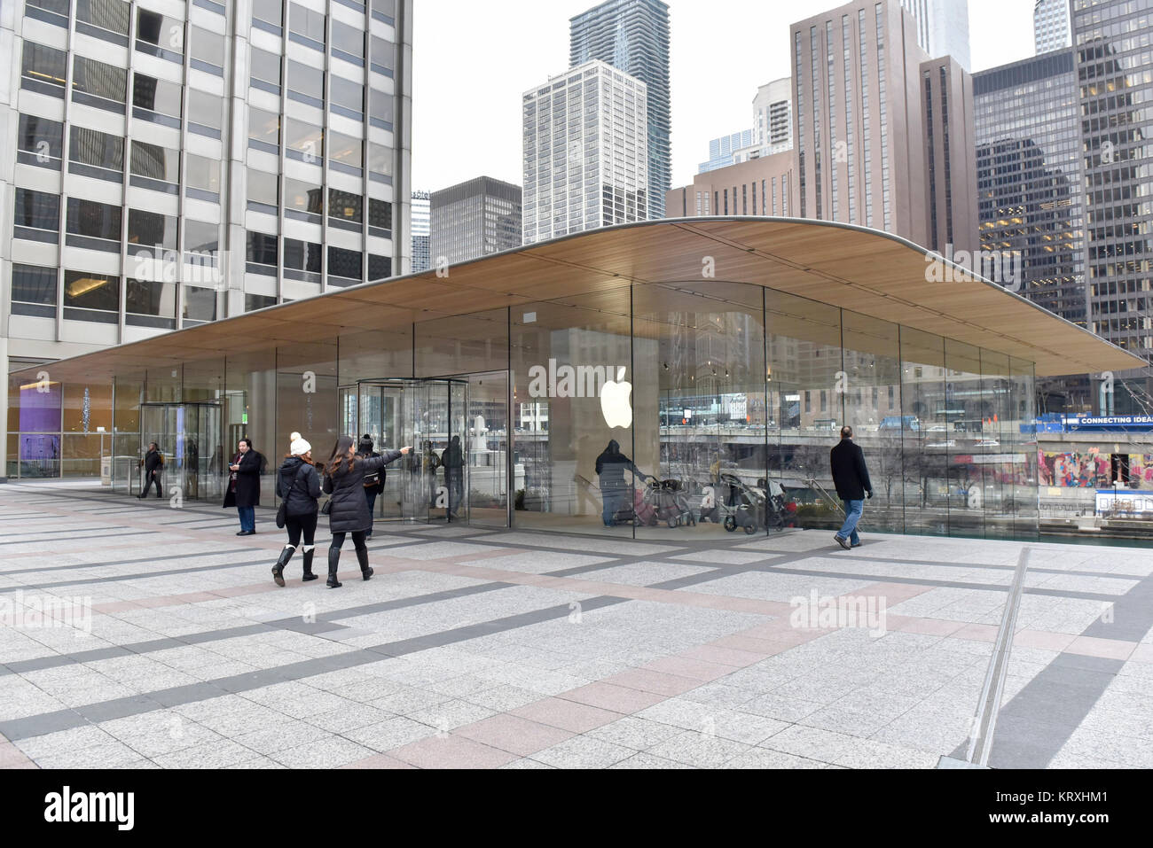 Chicago apple store architecture hi-res stock photography and images - Alamy