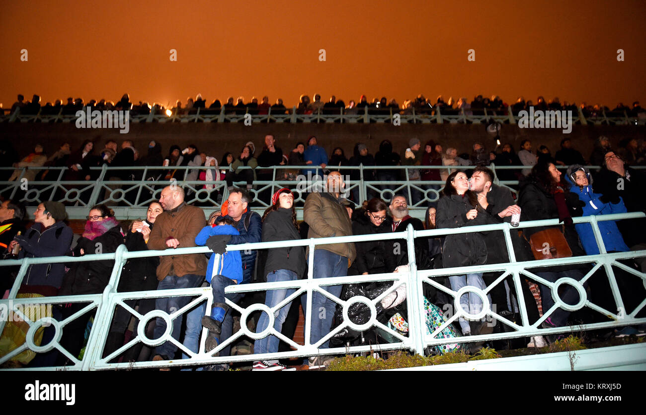 Brighton, UK. 21st Dec, 2017. Thousands watchg the firework display