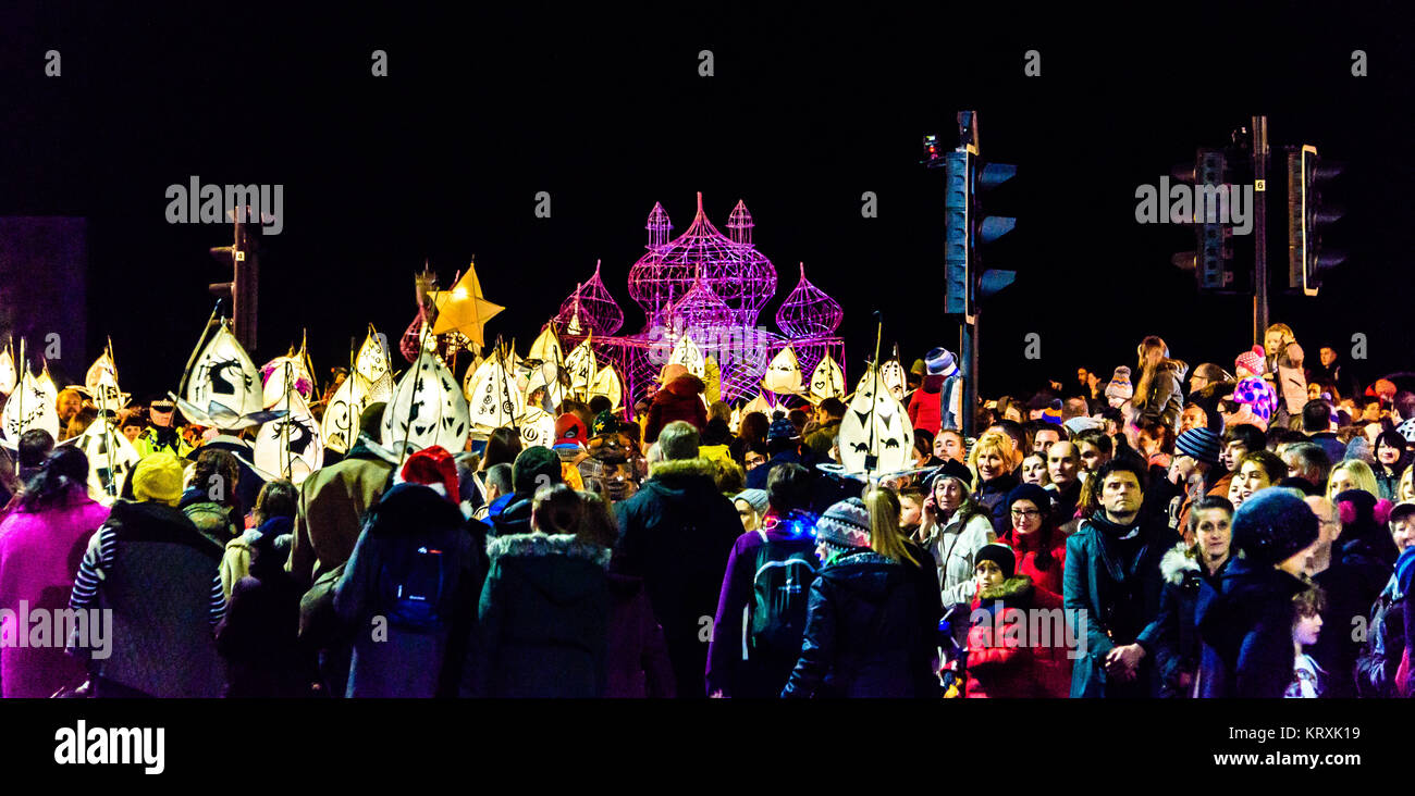 Brighton, UK. 21st Dec, 2017. Burning the Clocks lantern Parade in East