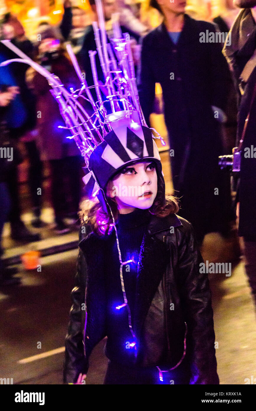 Brighton, UK. 21st Dec, 2017. Burning the Clocks lantern Parade in East