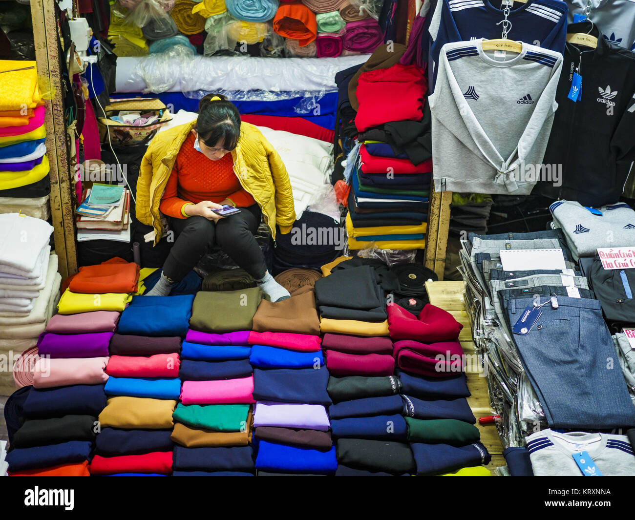 12 Best Wholesale Fabric and Cloth Markets in Mumbai | Shopkhoj