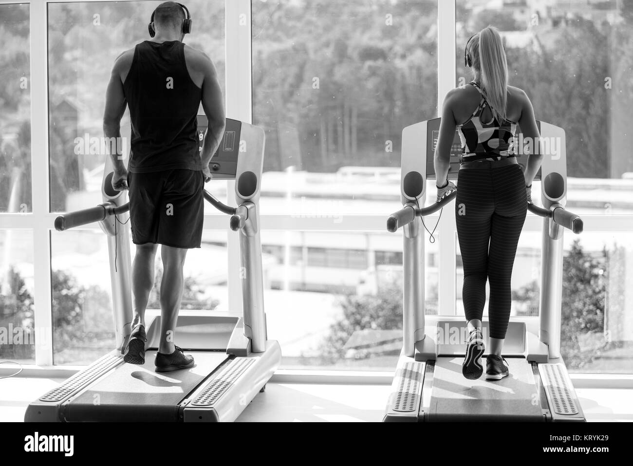 People in gym fitness Black and White Stock Photos & Images - Alamy